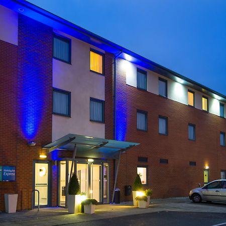 Holiday Inn Express Bedford By Ihg Esterno foto