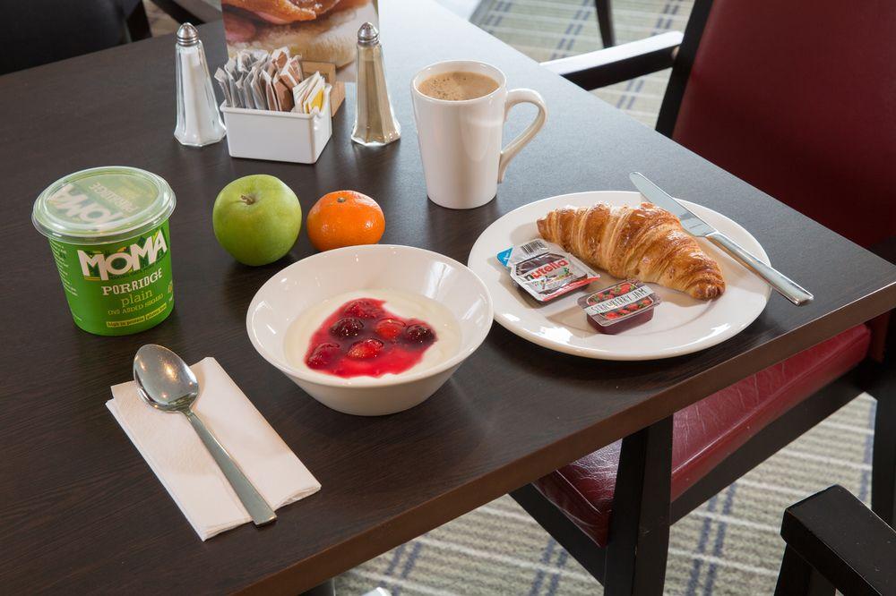 Holiday Inn Express Bedford By Ihg Esterno foto