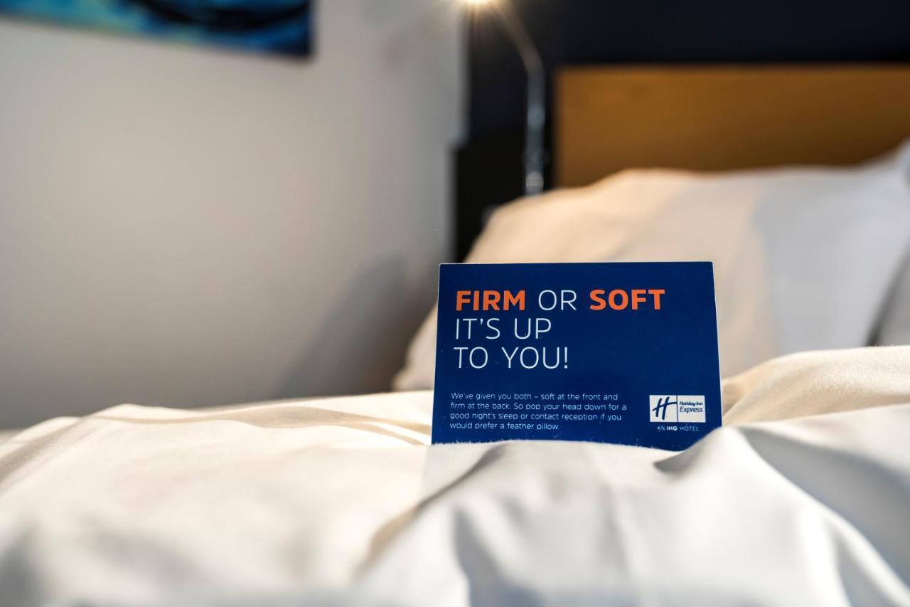 Holiday Inn Express Bedford By Ihg Esterno foto