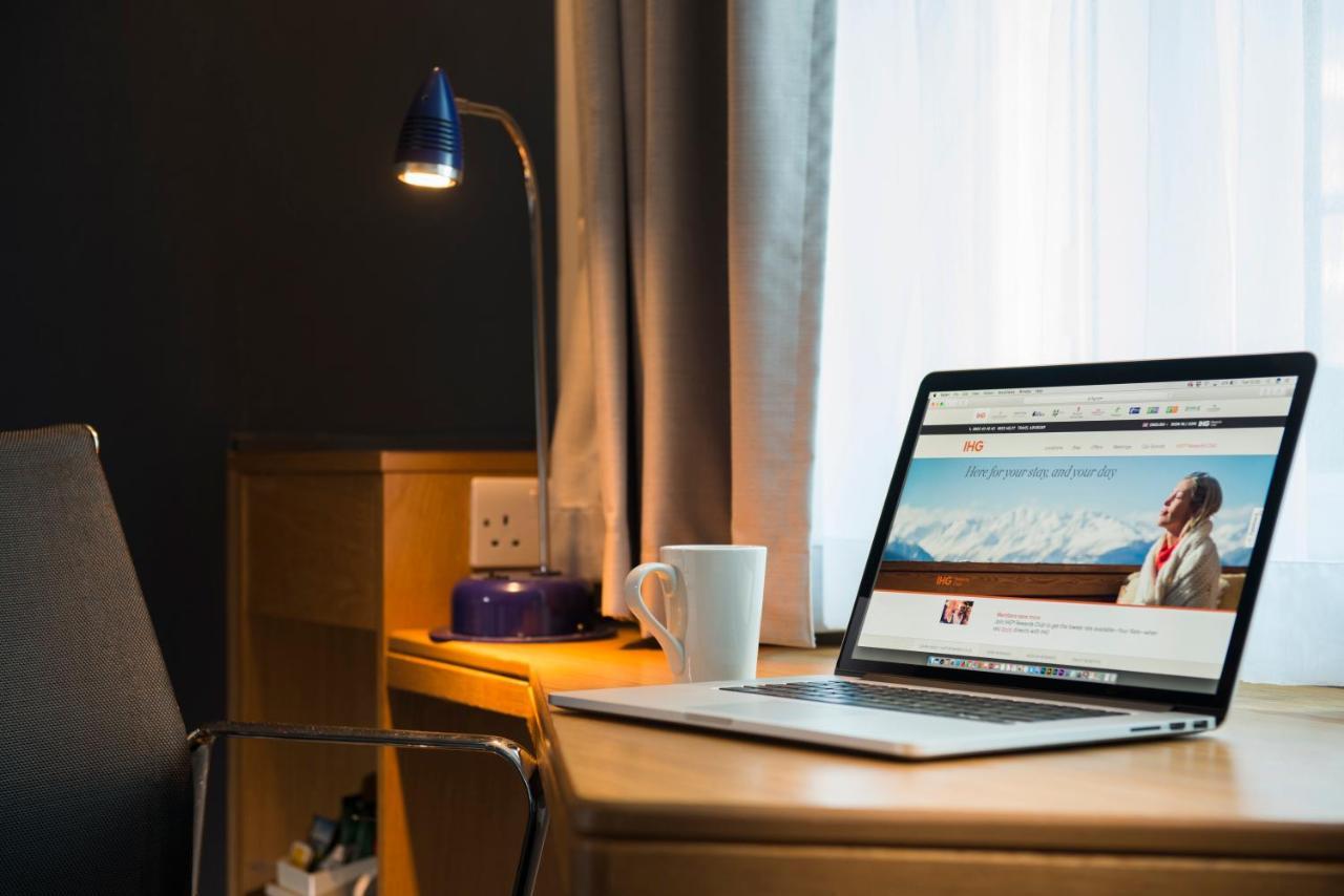 Holiday Inn Express Bedford By Ihg Esterno foto