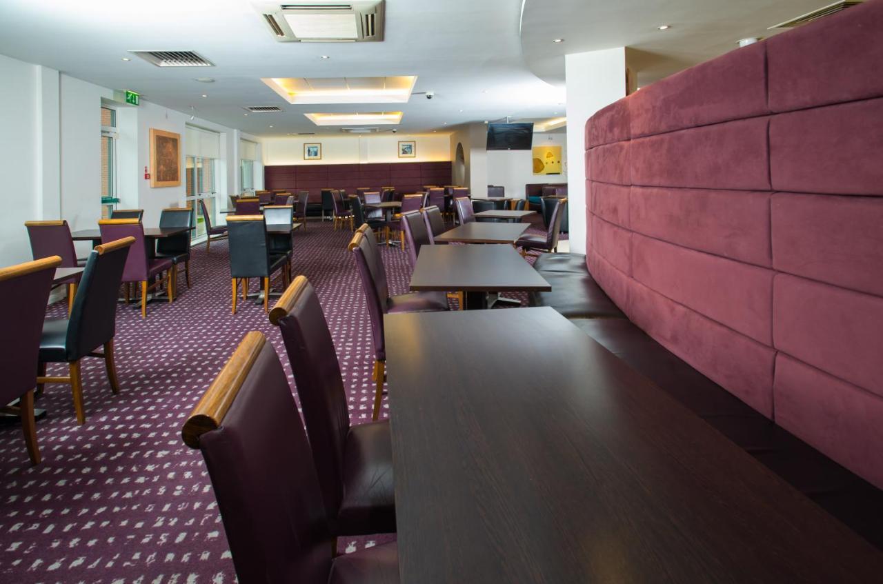 Holiday Inn Express Bedford By Ihg Esterno foto