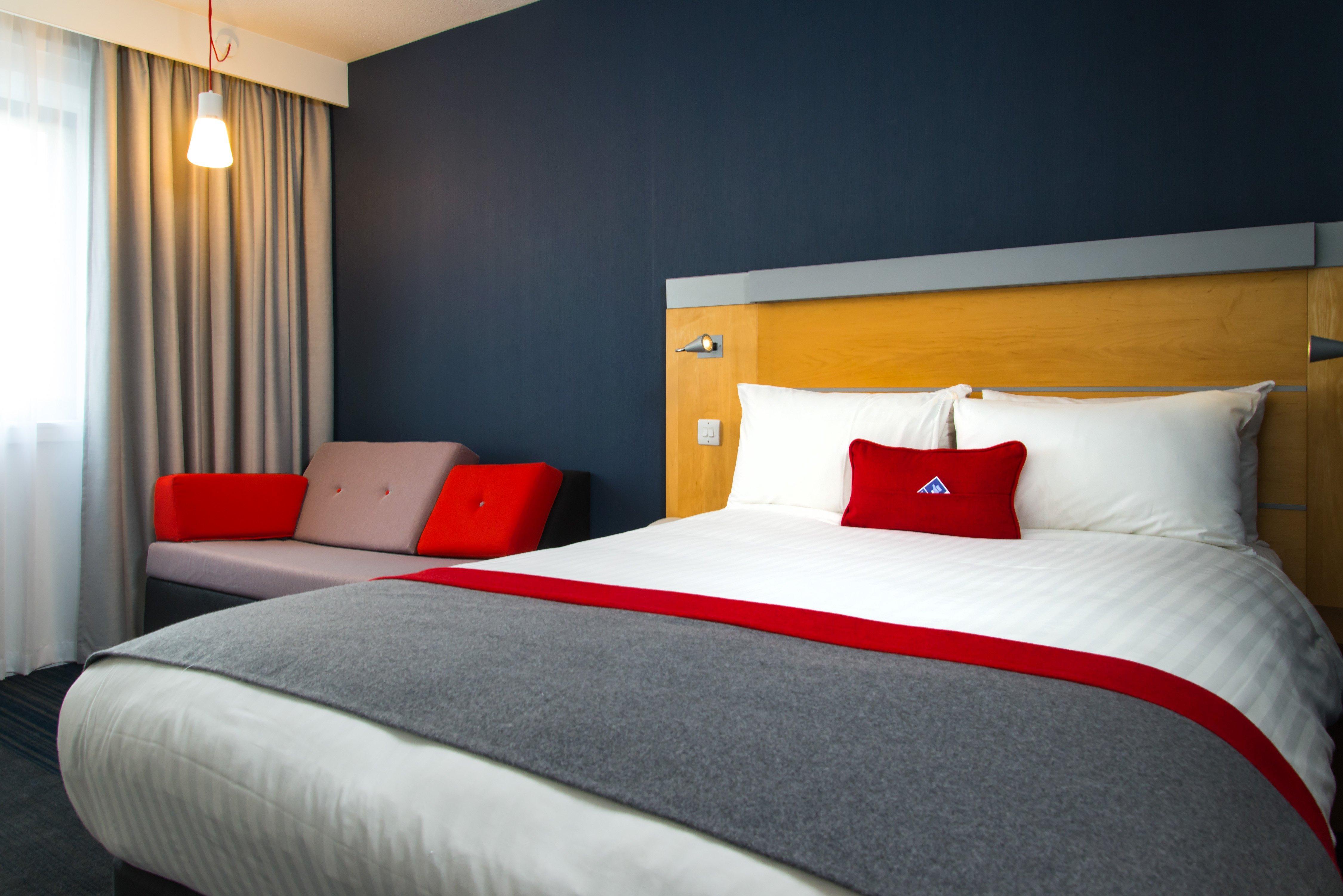 Holiday Inn Express Bedford By Ihg Esterno foto