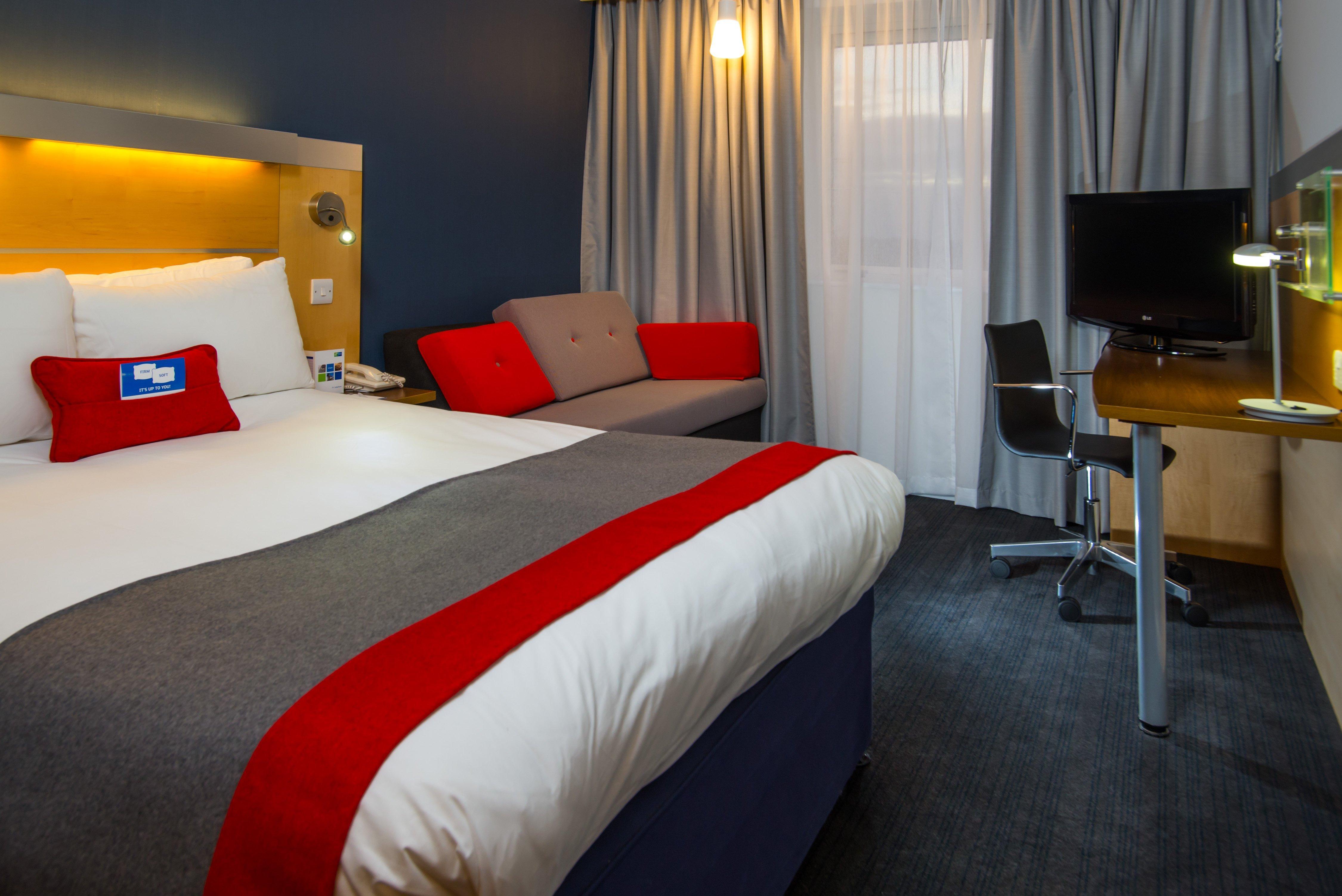 Holiday Inn Express Bedford By Ihg Esterno foto