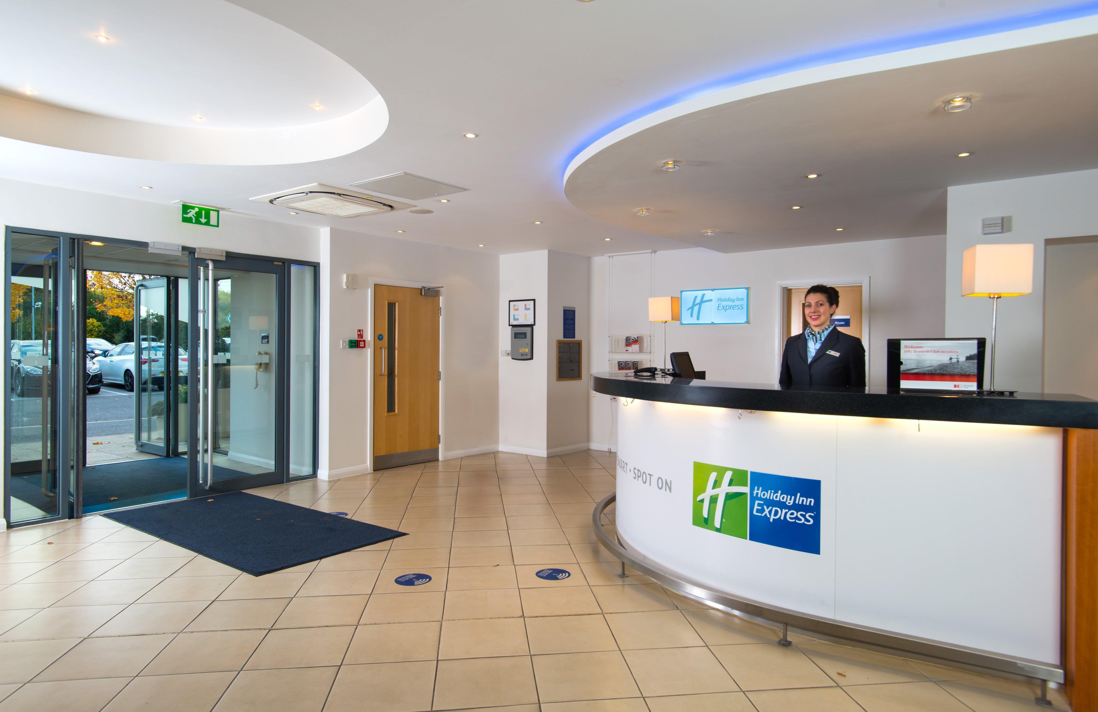Holiday Inn Express Bedford By Ihg Esterno foto