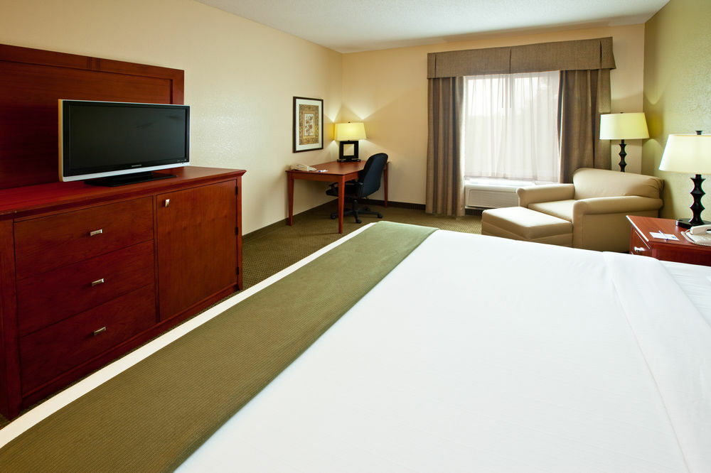 Holiday Inn Express Bedford By Ihg Esterno foto