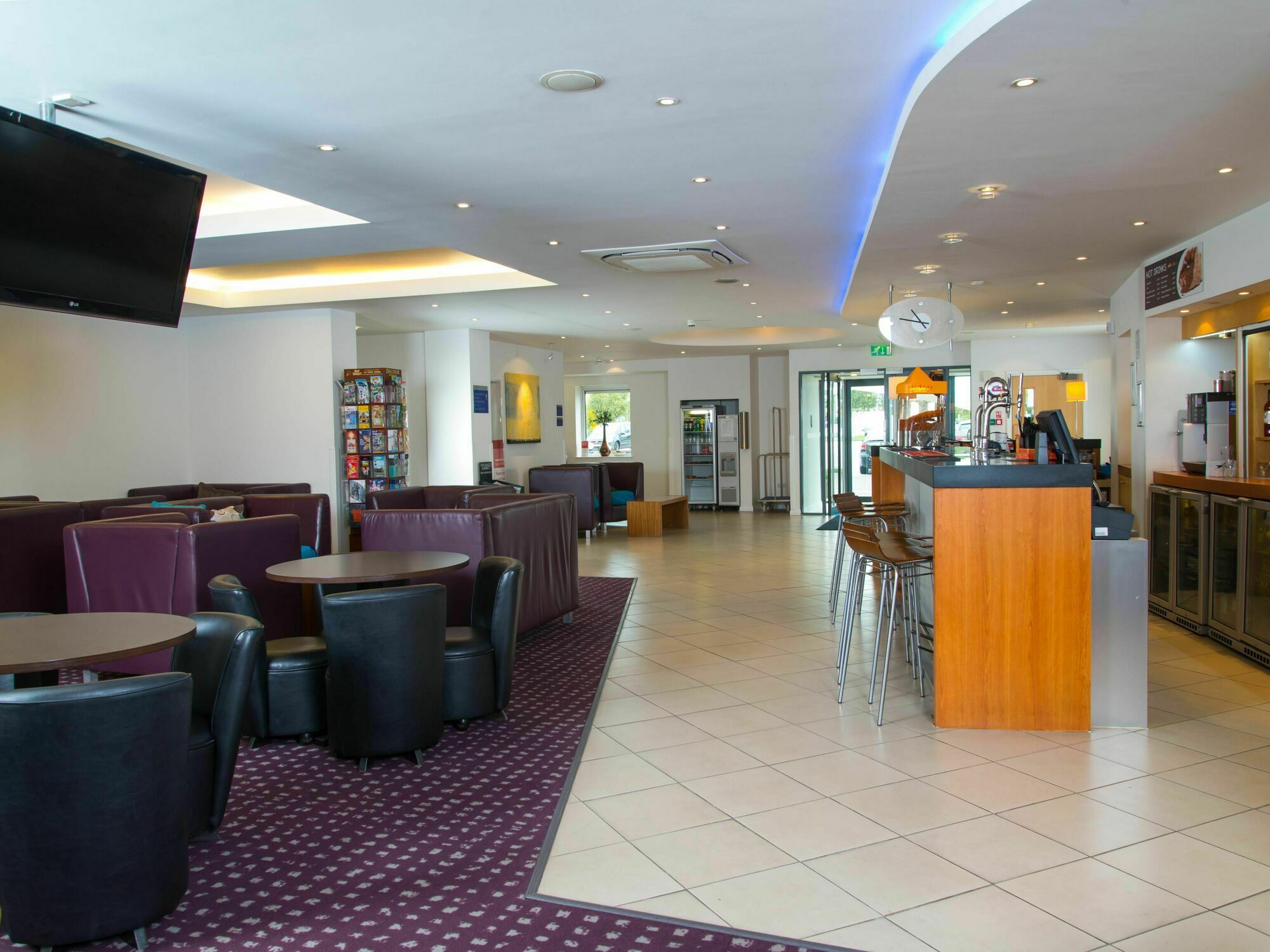 Holiday Inn Express Bedford By Ihg Esterno foto